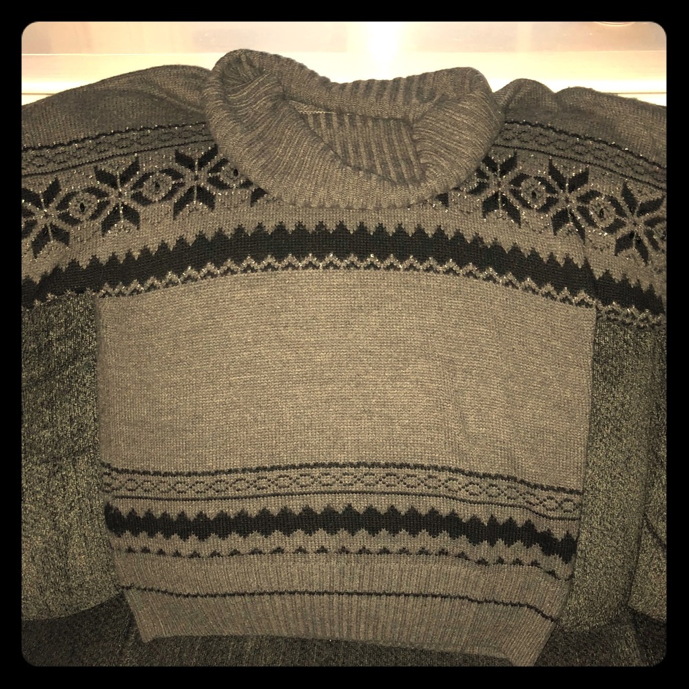 Short sleeved cowl neck sweater